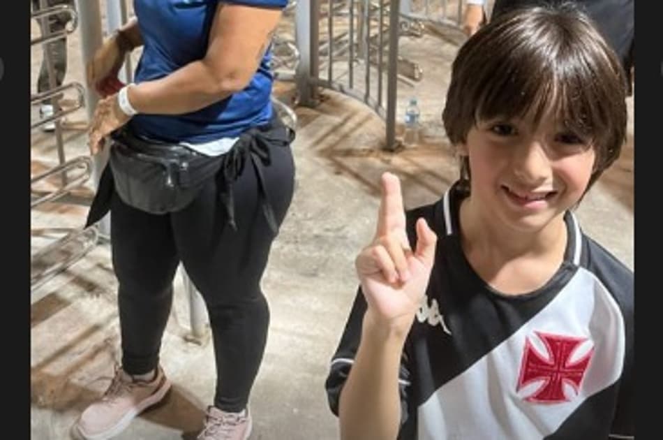 Narrador da Globo leva filho ao Maracanã para assistir Vasco x Botafogo