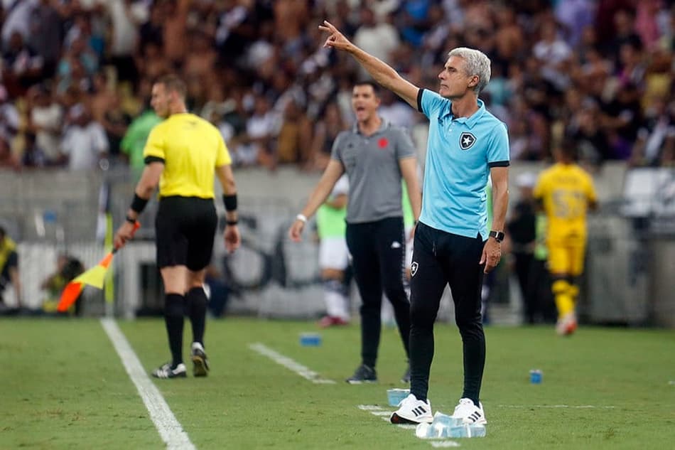 Luís Castro ganha semana livre para promover mudanças no Botafogo
