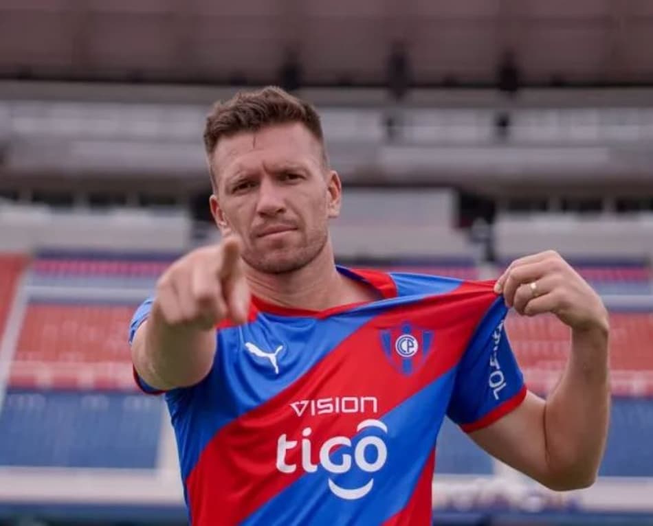 Eduardo Brock manda recado em sua chegada ao Cerro Porteño