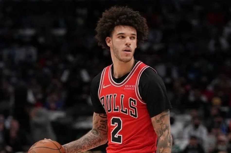 Aos 25 anos, Lonzo Ball corre riscos de se aposentar da NBA