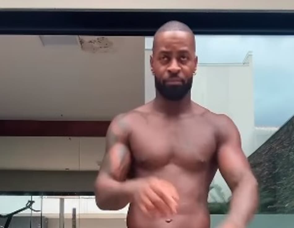 VÍDEO: Tem molejo! Zagueiro Dedé viraliza ao dançar hit de Léo Santana