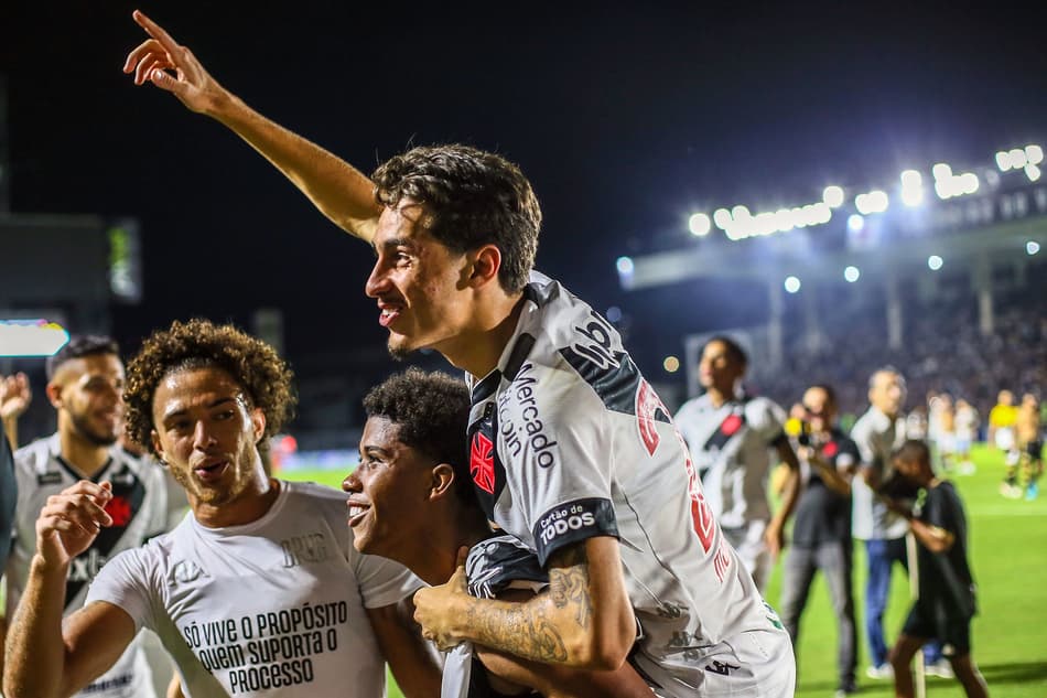 Vasco corre para regularizar Andrey para o clássico; Barbieri despista sobre Marlon Gomes e Figueiredo