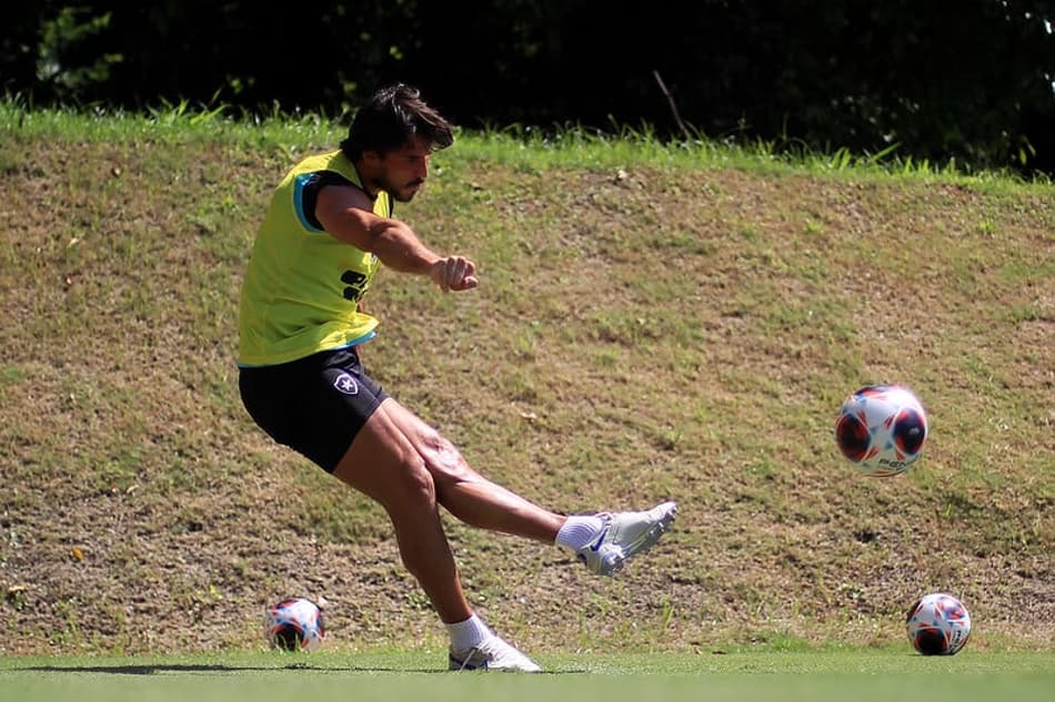 Pressionado e desfalcado, Botafogo enfrenta um Resende abalado pela seca de vitórias