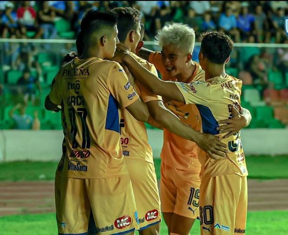 Campeonato Boliviano: Bolívar massacra rival e The Strongest é 100%