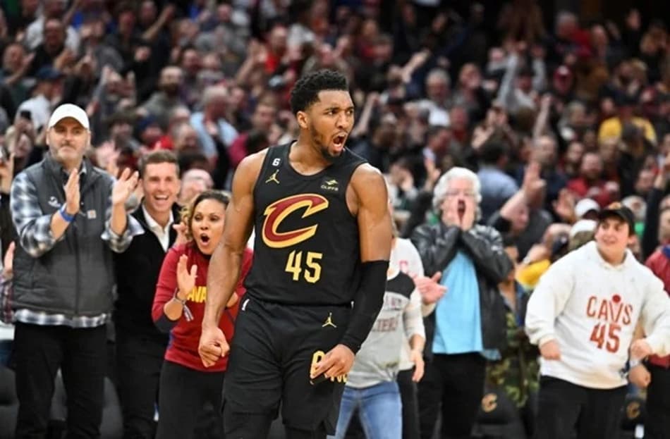 Donovan Mitchell comanda virada e Cavaliers bate Celtics na prorrogação