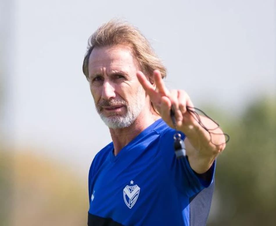 Ricardo Gareca busca primeira vitória em seu retorno ao Vélez Sarsfield