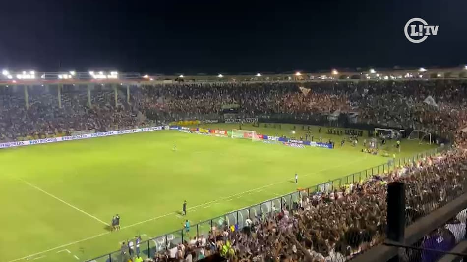 VÍDEO: Torcida do Vasco começa a esquentar semifinal e provoca o Flamengo