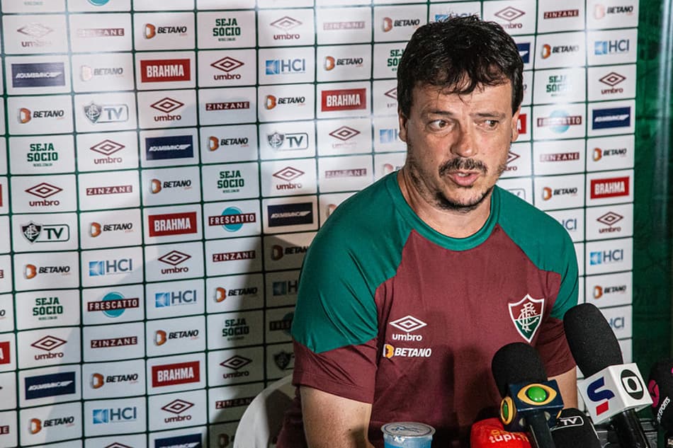 Diniz vê ‘bom jogo’ do Fluminense e sai em defesa de André após derrota: ‘É um dos melhores do Brasil’