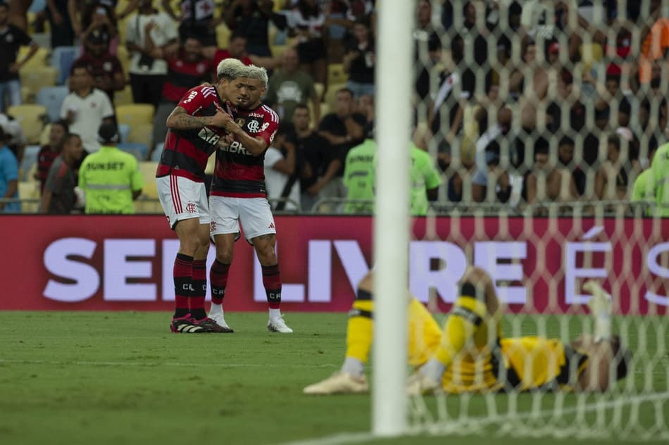 VÍDEO: os melhores momentos da eletrizante vitória do Flamengo sobre o Vasco pela semifinal do Carioca