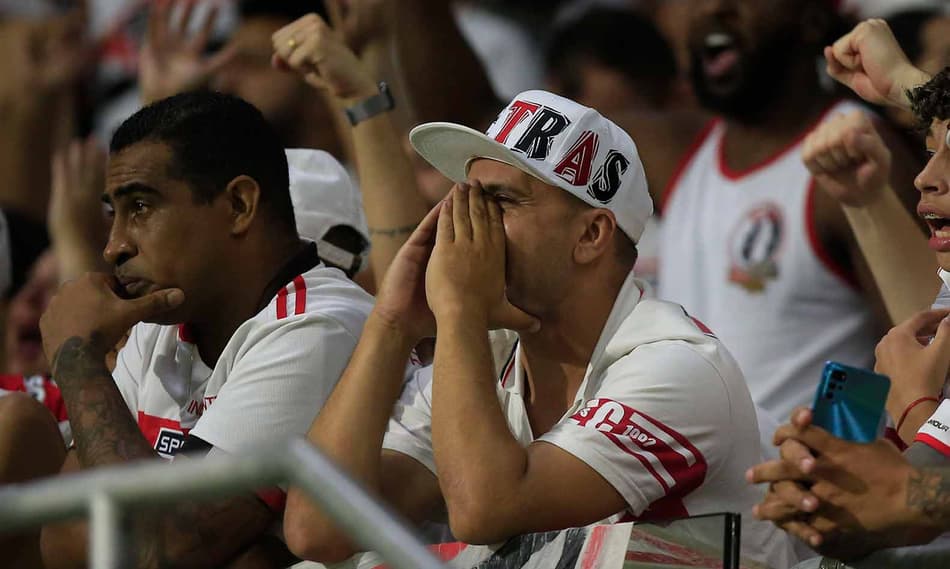 Torcida organizada do São Paulo se revolta com eliminação no Paulistão: ‘Desonraram a instituição. Ídolo é o torcedor’