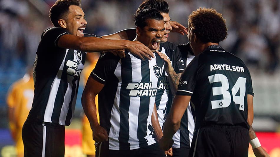 ATUAÇÕES: Tiquinho Soares faz hat-trick e Eduardo brilha em goleada do Botafogo na Copa do Brasil