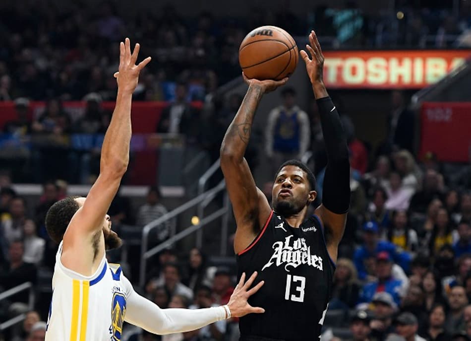 Stephen Curry faz 50 pontos, mas Clippers bate Warriors