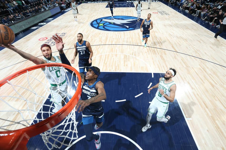Boston Celtics vence, mas não convence em jogo estranho contra o Minnesota Timberwolves