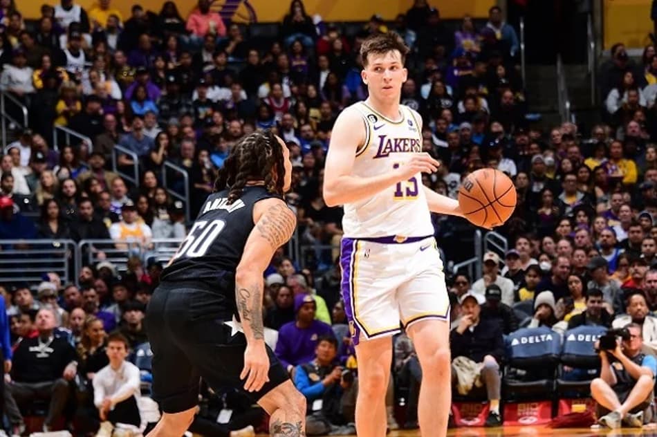 Austin Reaves faz melhor jogo da carreira e Lakers bate Magic