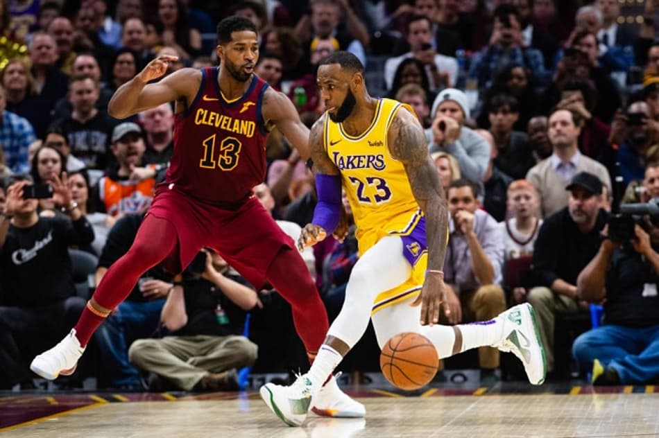 Em busca de pivôs, Lakers pode fechar com Tristan Thompson até o fim da temporada