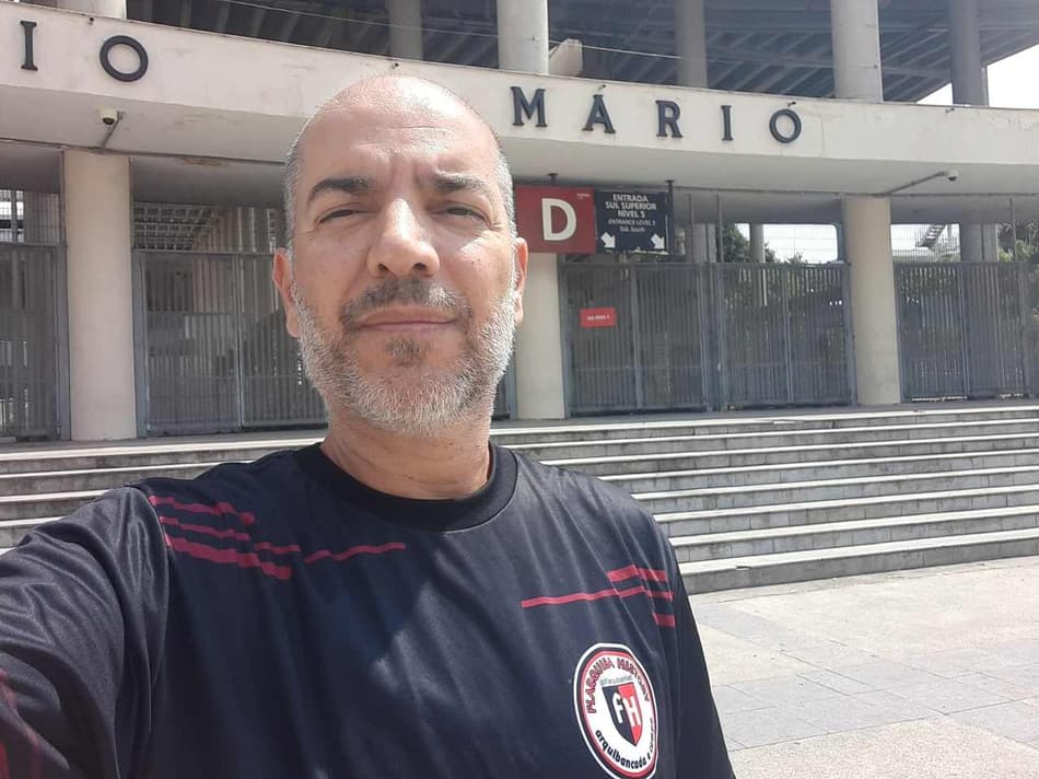 Grito de ‘Mengo’ volta à arquibancada do Flamengo, e torcedor vibra com campanha: ‘Entra em campo’