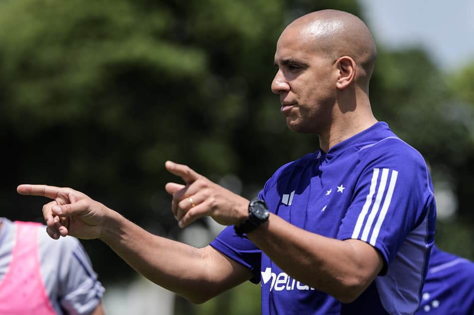Pepa elogia elenco do Cruzeiro: ‘A qualidade técnica é muito grande’