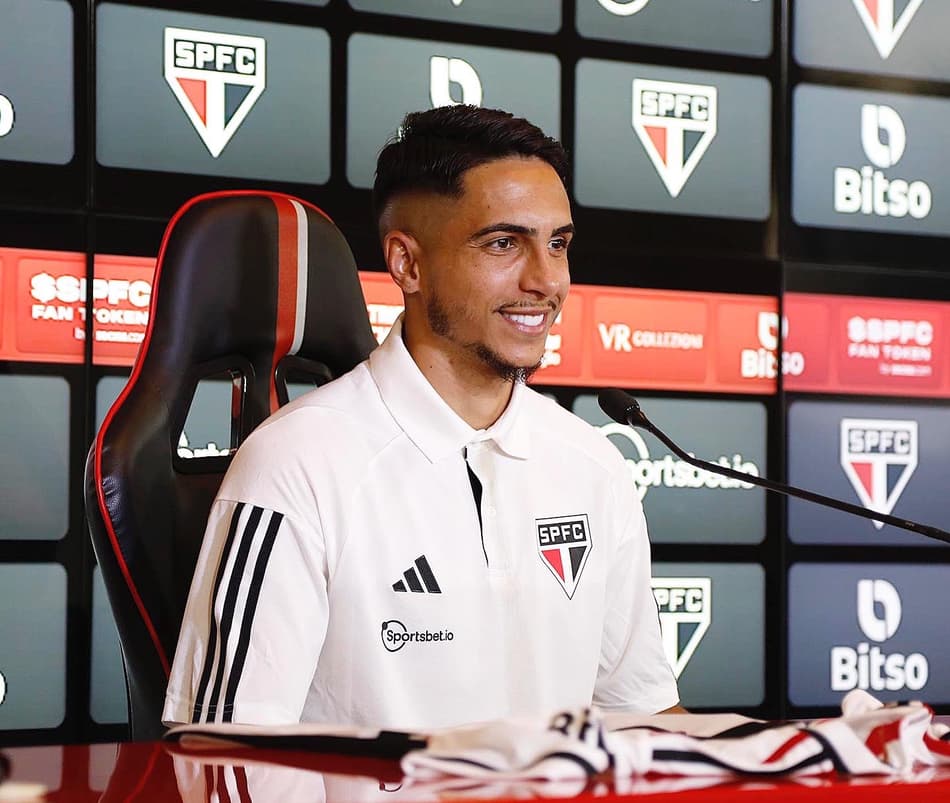 VÍDEO: Raí Ramos fala sobre Rogério Ceni em apresentação no São Paulo e destaca idolatria