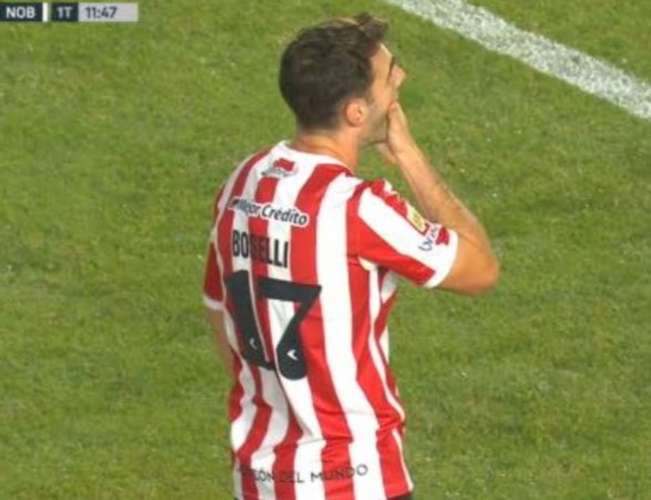 Lembra dele? Ex-Corinthians, Boselli perde gol incrível