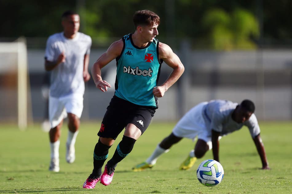 Vasco vence o Tupi-MG em jogo-treino no CT Moacyr Barbosa