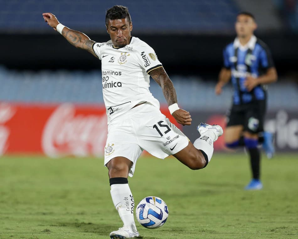 VÍDEO: discurso de Paulinho marca vestiário do Corinthians na estreia do clube pela Libertadores