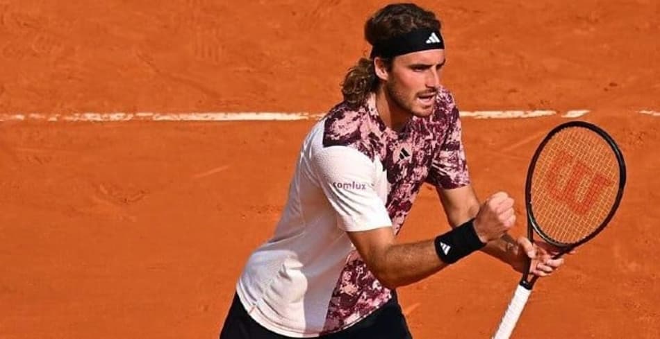 Stefanos Tsitsipas vibra na esteia em Monte Carlo