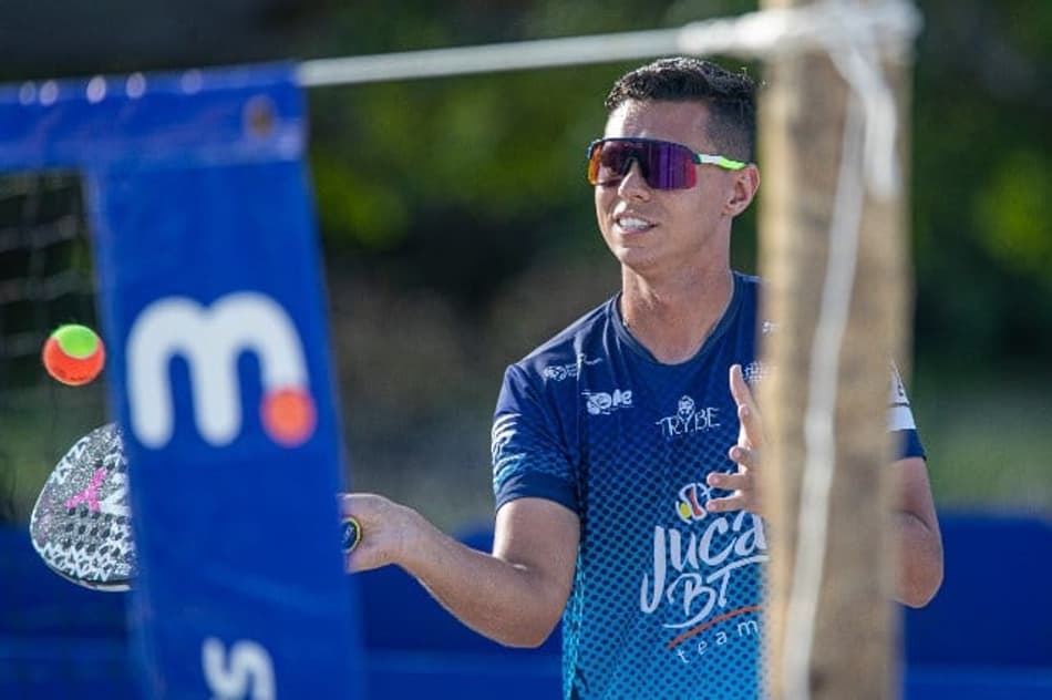 Gustavo Russo se prepara no Pure Beach