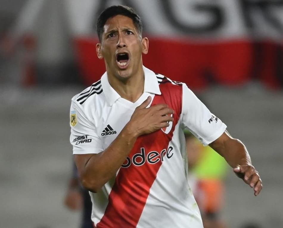 Campeonato Argentino: River Plate vence e dispara na liderança