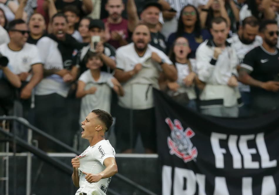 Substituto de Renato Augusto? Matheus Araújo indica preferência por posição no Corinthians