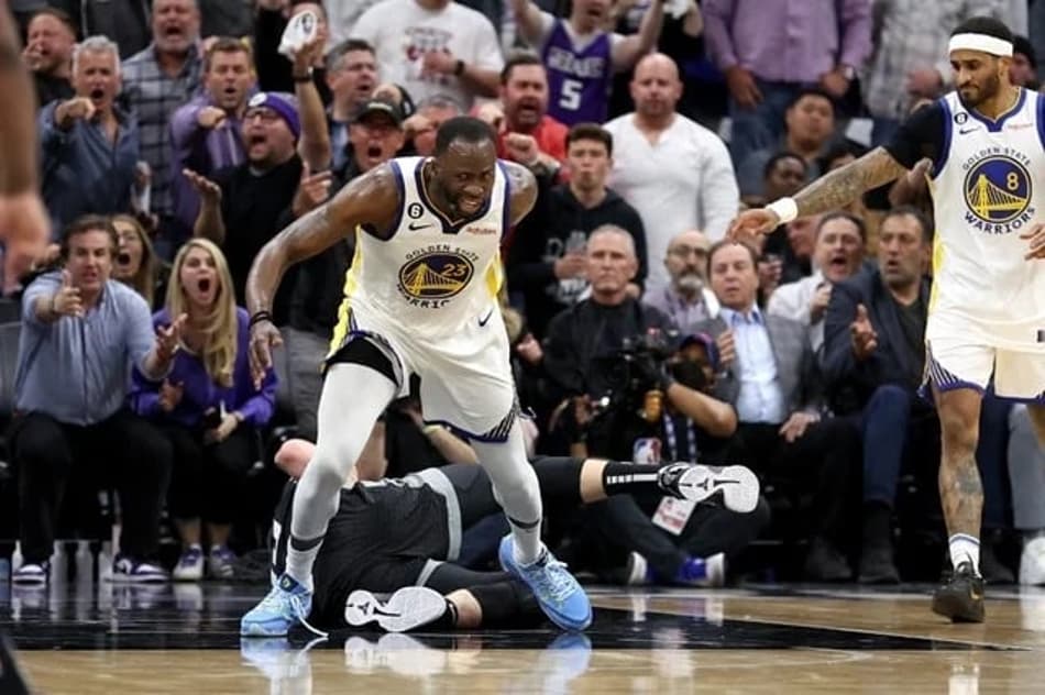 Draymond Green é expulso e Kings bate Warriors novamente