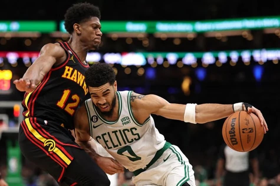Jayson Tatum brilha, Celtics bate Hawks e abre 2-0