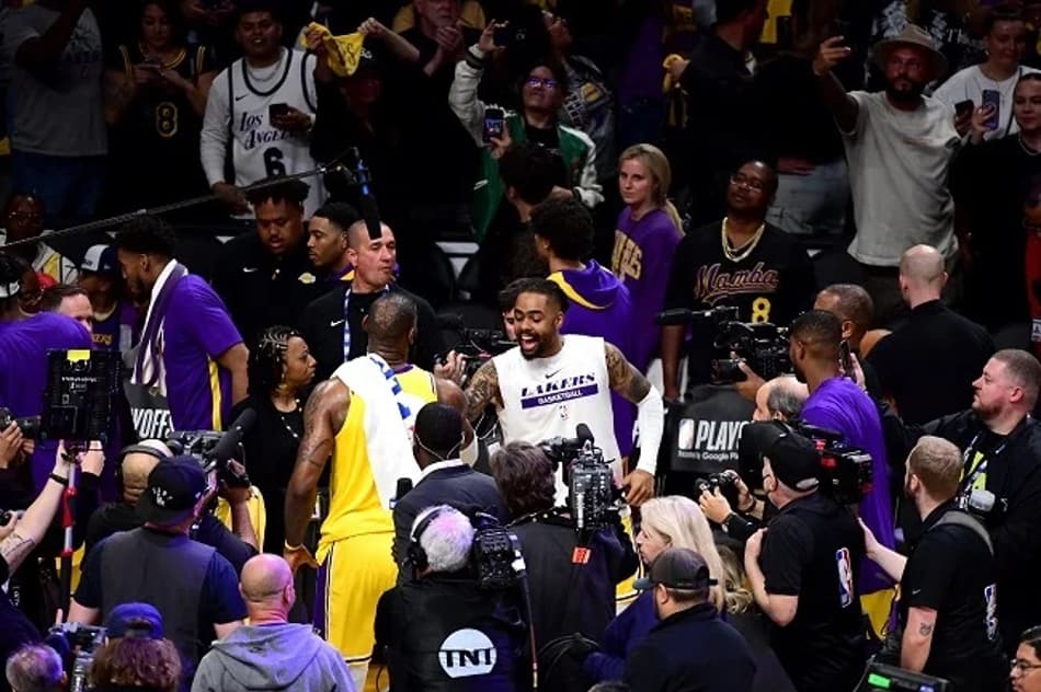 “D’Angelo Russell foi decisivo”, exalta LeBron James