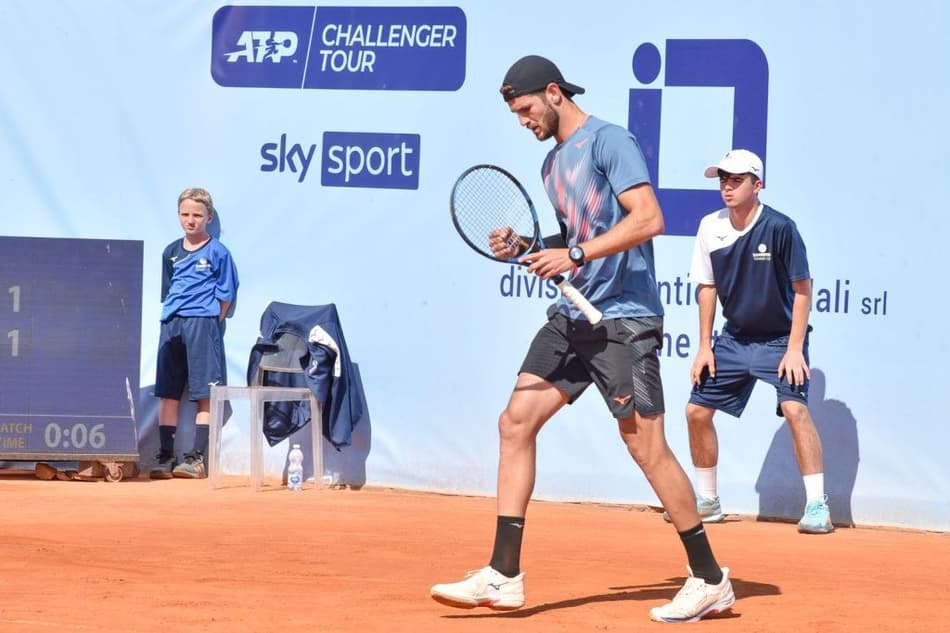 Andrea Vavassori vibra em jogo pela chave do ATP de Marrakesh