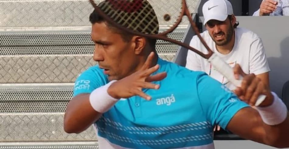 Monteiro luta, mas é eliminado por top 15 Khachanov em Madri