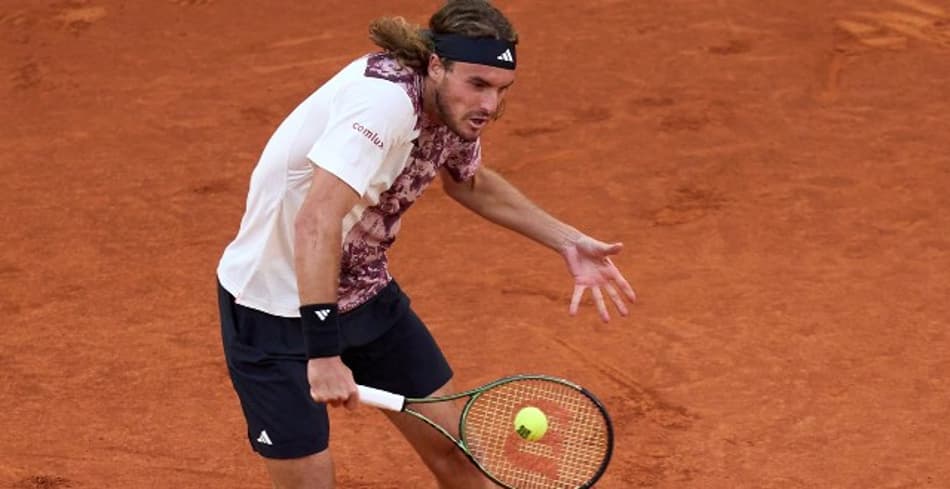 Tsitsipas vira contra Thiem na estreia em Madri