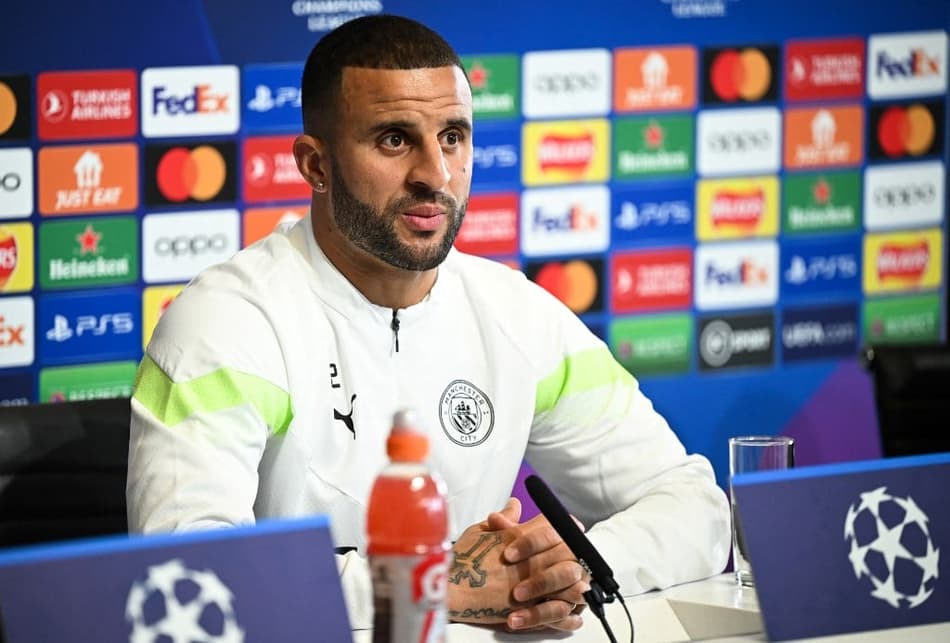 FBL-EUR-C1-MAN CITY-PRESSER