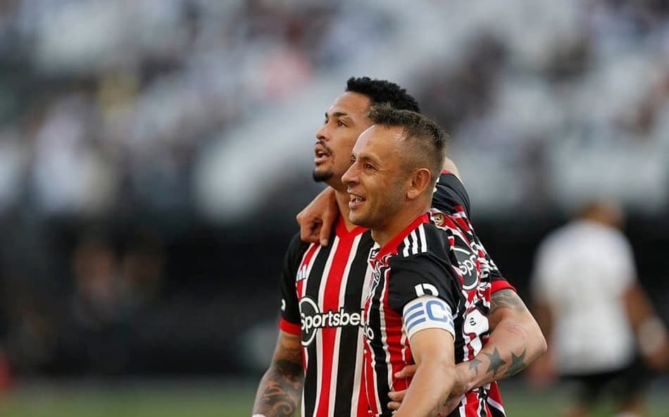 Rafinha fala sobre a transição de técnicos no São Paulo e elogia trabalho de Rogério Ceni na Copa do Brasil no último ano