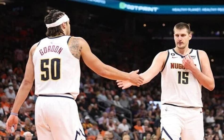 Nuggets atropela Suns e avança para a final do Oeste