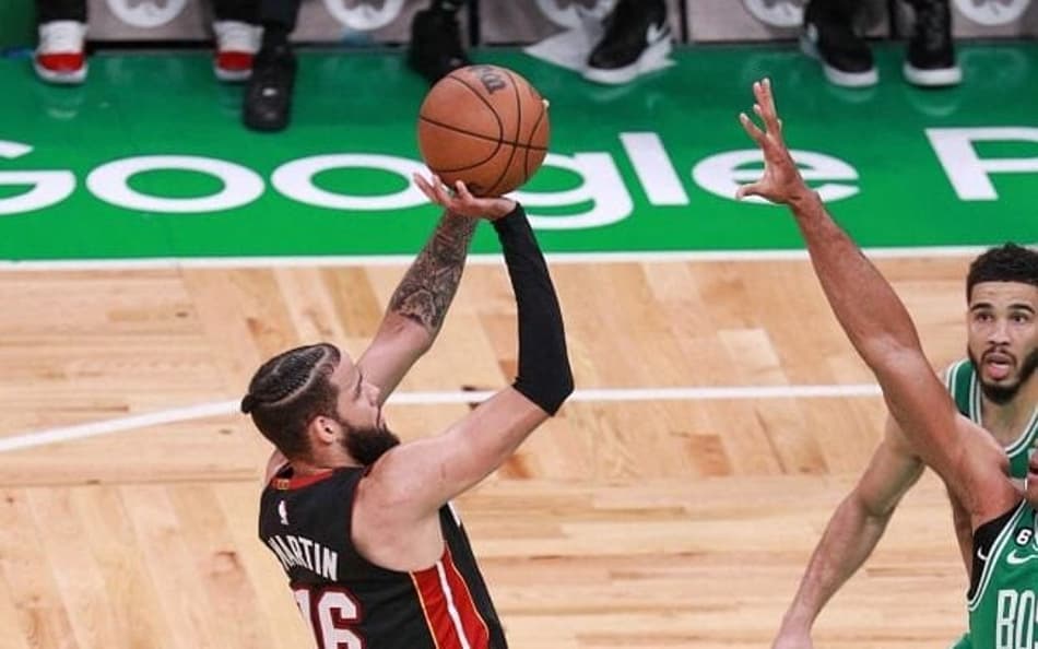Caleb Martin brilha, Heat impede virada histórica do Celtics e está na final da NBA