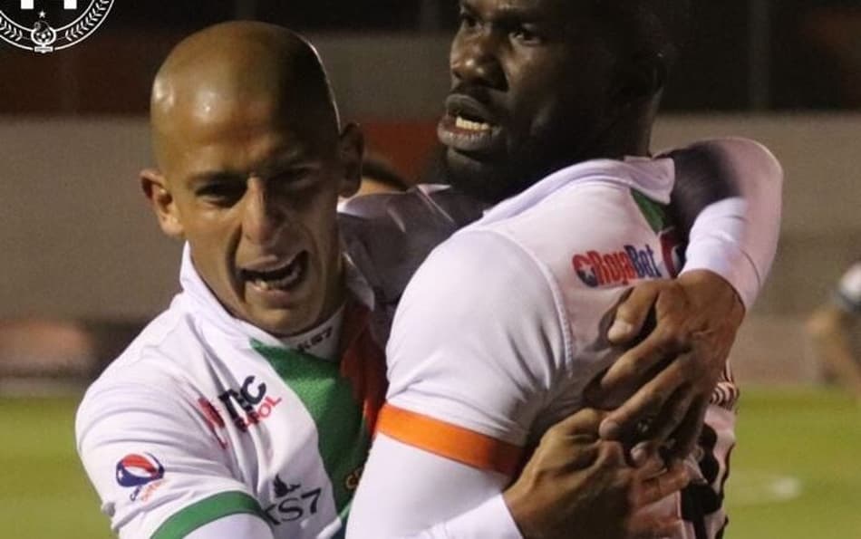 Chileno: Gigantes são derrotados; Cobresal lidera o torneio