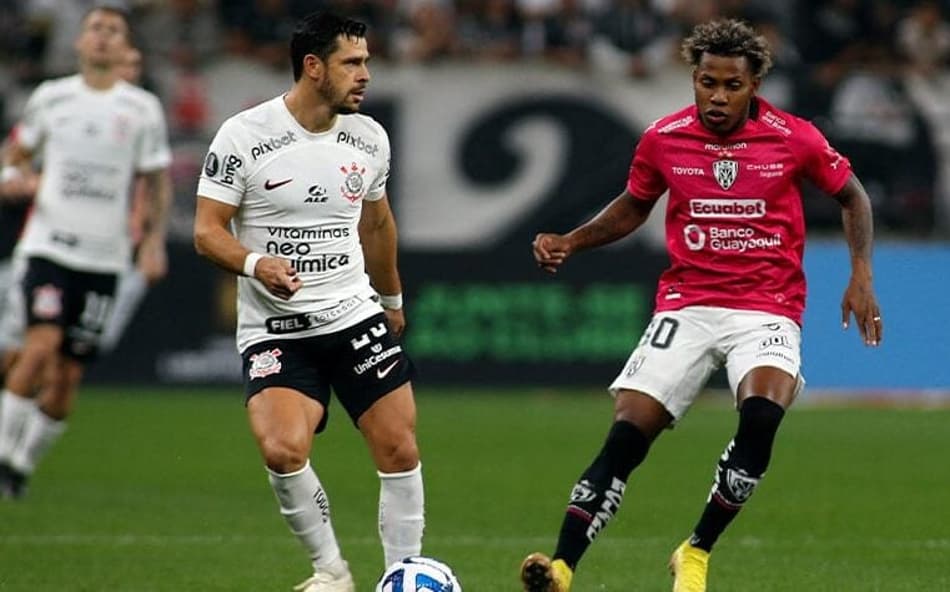 ATUAÇÕES: Maycon erra e vira vilão em derrota do Corinthians na Libertadores