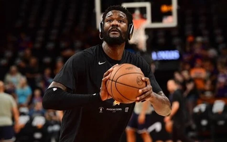 Bulls pode ser destino de Deandre Ayton em troca