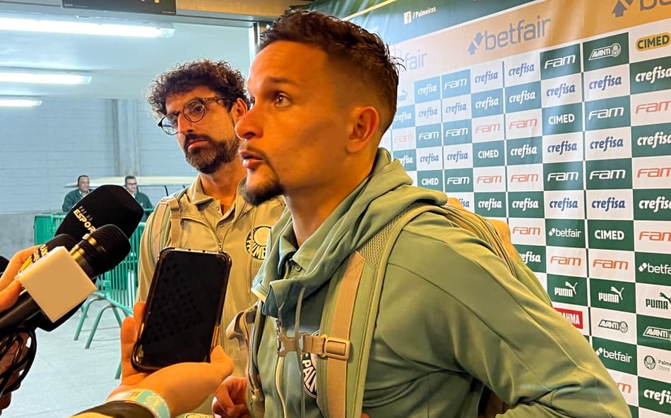 Artur comenta reencontro com ex-equipe e admite falta de eficiência do Palmeiras