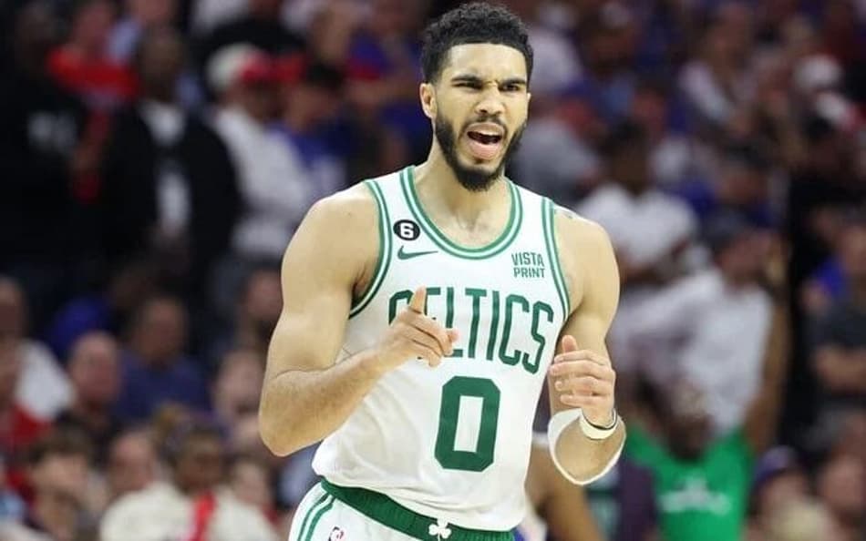 Jayson Tatum decide, Celtics vence 76ers e força jogo 7