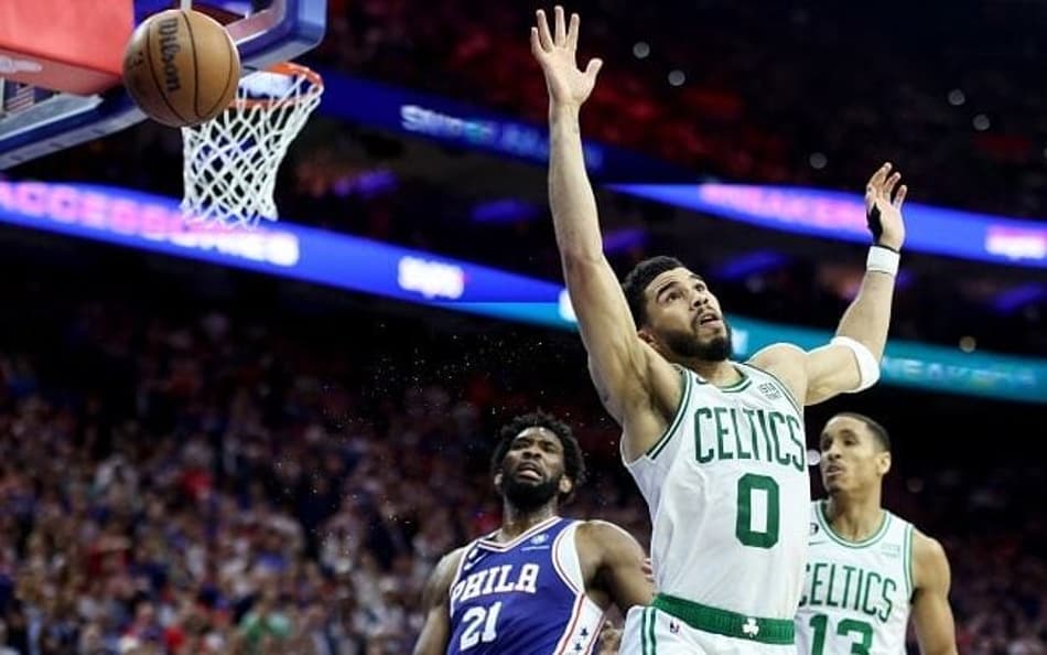 Jayson Tatum foi do inferno ao céu em um mesmo jogo do Celtics