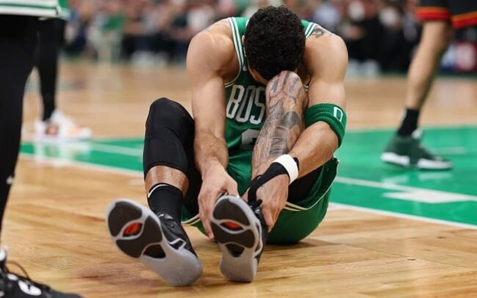 Jayson Tatum: “Lesão no tornozelo acabou comigo”