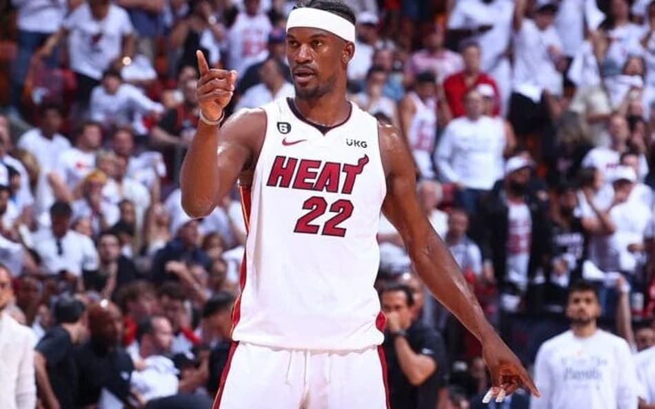 Jimmy Butler decide, Heat vence Knicks e avança à final do Leste