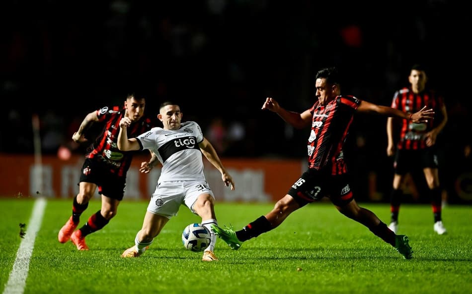 Libertadores: Em jogo adiado, Olimpia domina e vence Patronato