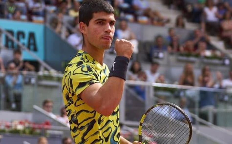 Alcaraz leva susto de Khachanov, mas vai à semi em Madri