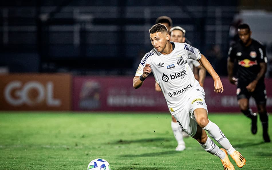 ATUAÇÕES: Defesa vai mal, e Rodrigo Fernández é o pior em derrota do Santos